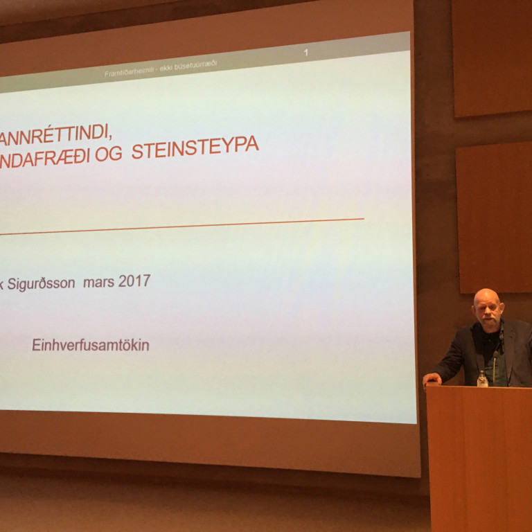 Friðrik Sigurðsson verkefnastjóri hjá Landssamtökunum Þroskahjálp - Lög, mannréttindi, hugmyndafræði og steinsteypa
