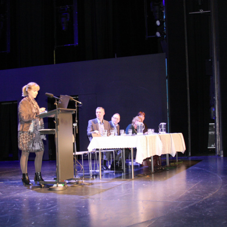 Jarþrúður Þórhallsdóttir