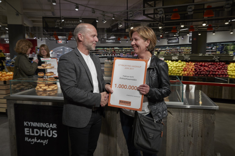 Hagkaup styrkja 5 félagasamtök